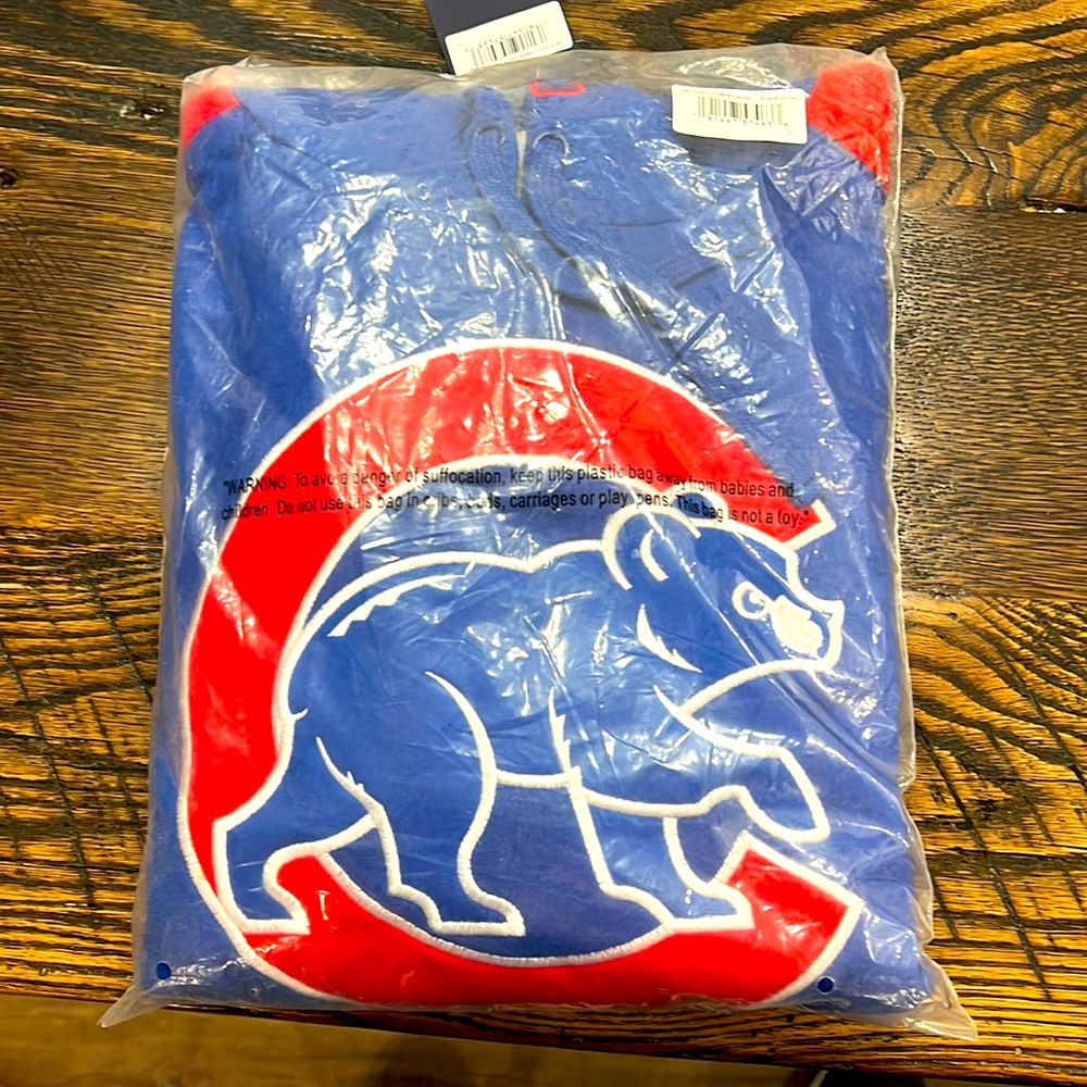 Chicago Cubs Men’s Fleece Hoodie